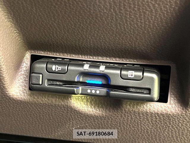 Toyota YARIS 2020-07 8133171-5