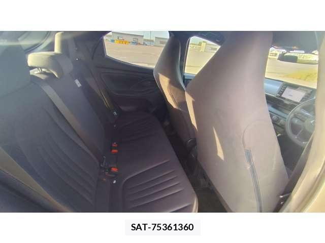 Toyota YARIS 2021-04 8159594-12