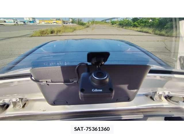 Toyota YARIS 2021-04 8159594-13
