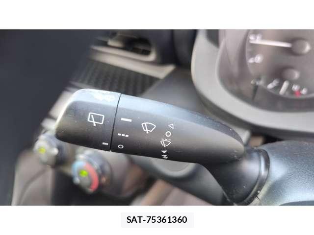 Toyota YARIS 2021-04 8159594-28