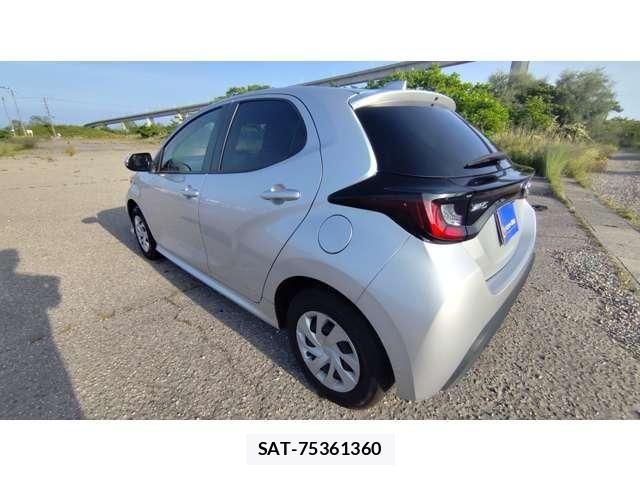 Toyota YARIS 2021-04 8159594-4