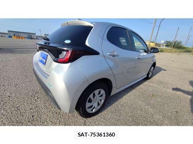 Toyota YARIS 2021-04 8159594-5