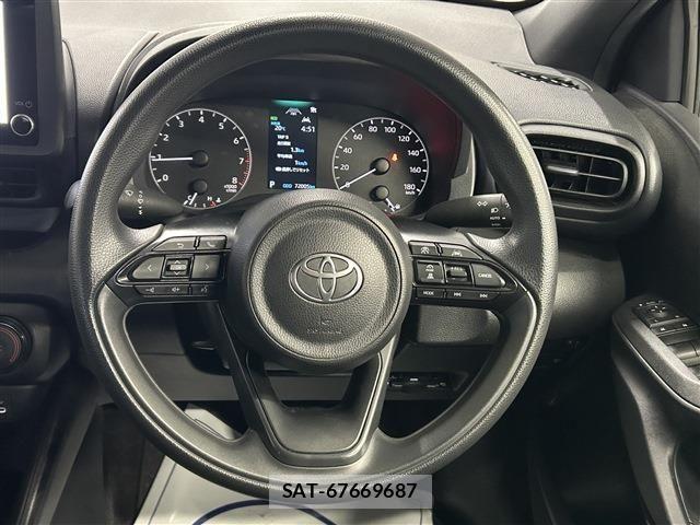 Toyota YARIS 2024-08 8159588-14