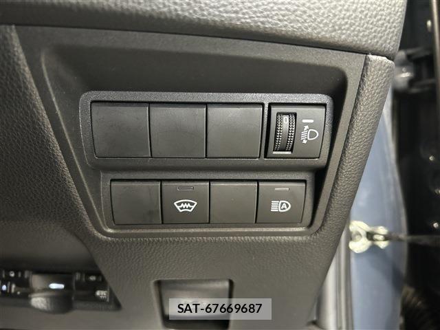 Toyota YARIS 2024-08 8159588-19