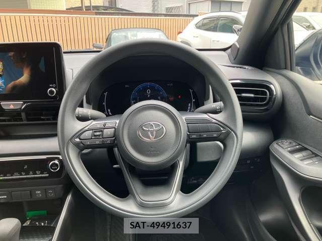 Toyota YARIS 2026-04 8211173-10