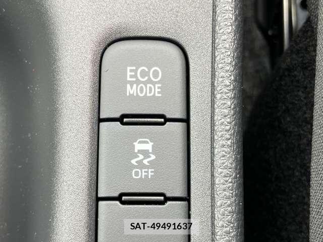 Toyota YARIS 2026-04 8211173-23