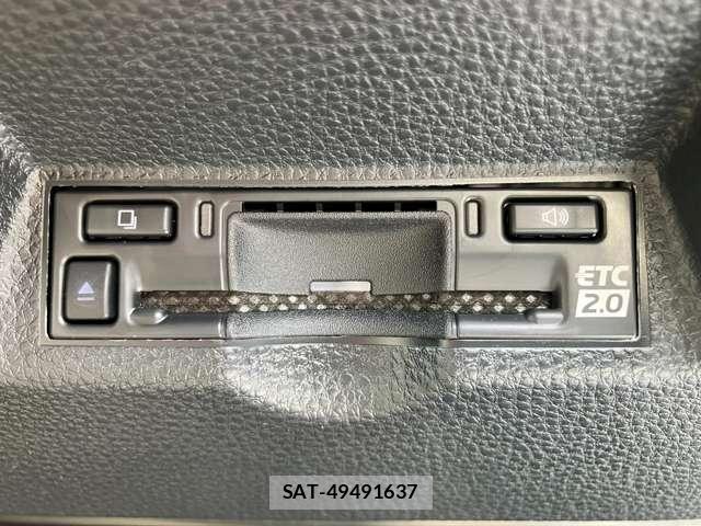 Toyota YARIS 2026-04 8211173-25