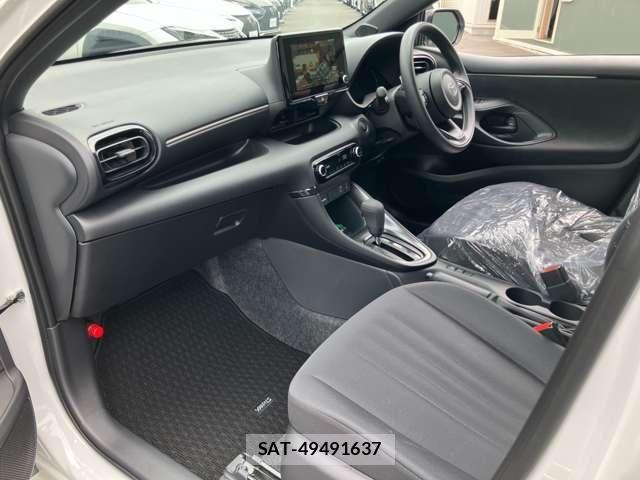Toyota YARIS 2026-04 8211173-29