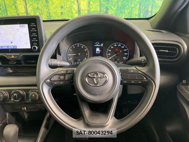 Toyota YARIS 2023-07 8211178-10