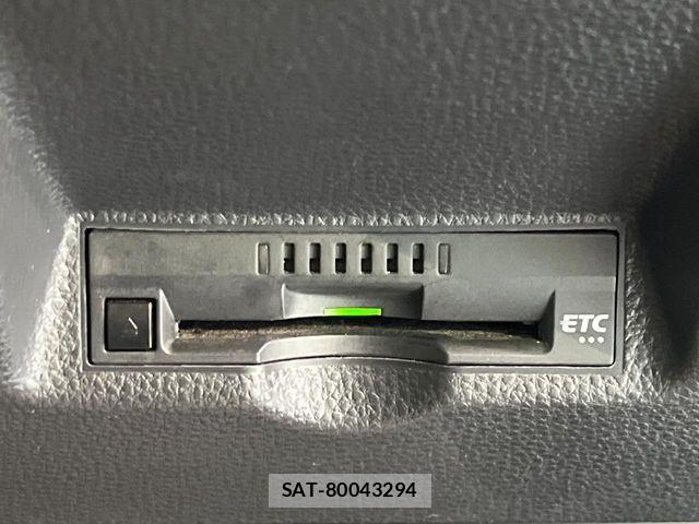 Toyota YARIS 2023-07 8211178-4