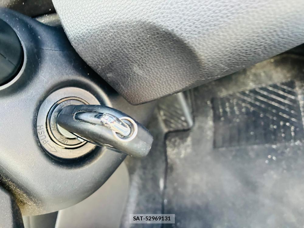Toyota YARIS 2021-07 8144181-16