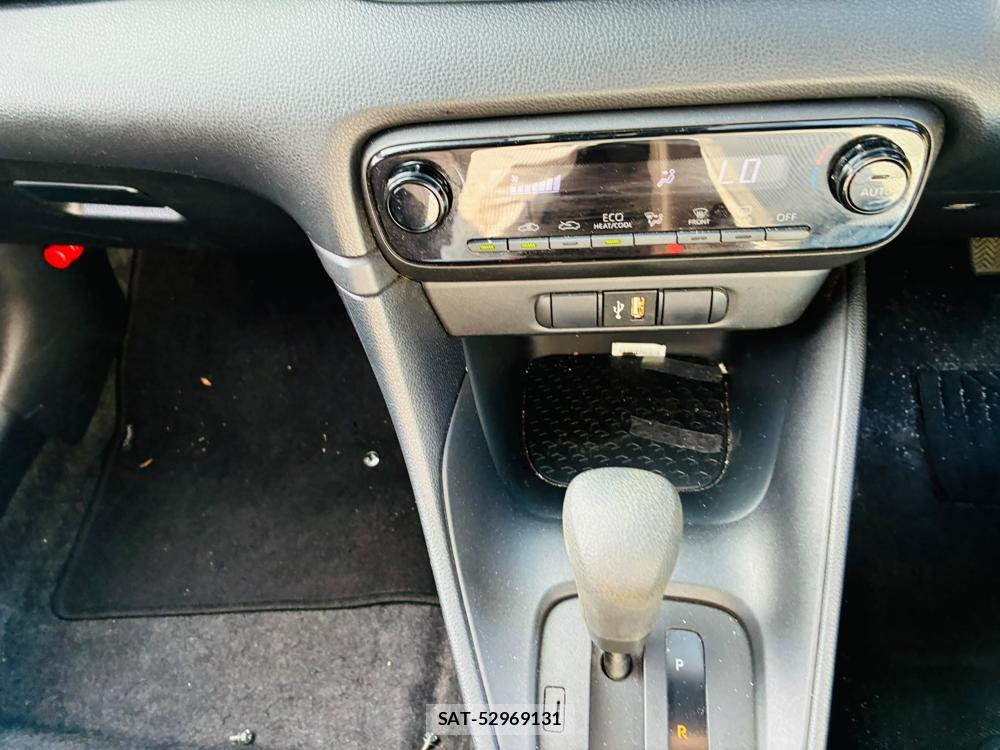 Toyota YARIS 2021-07 8144181-19