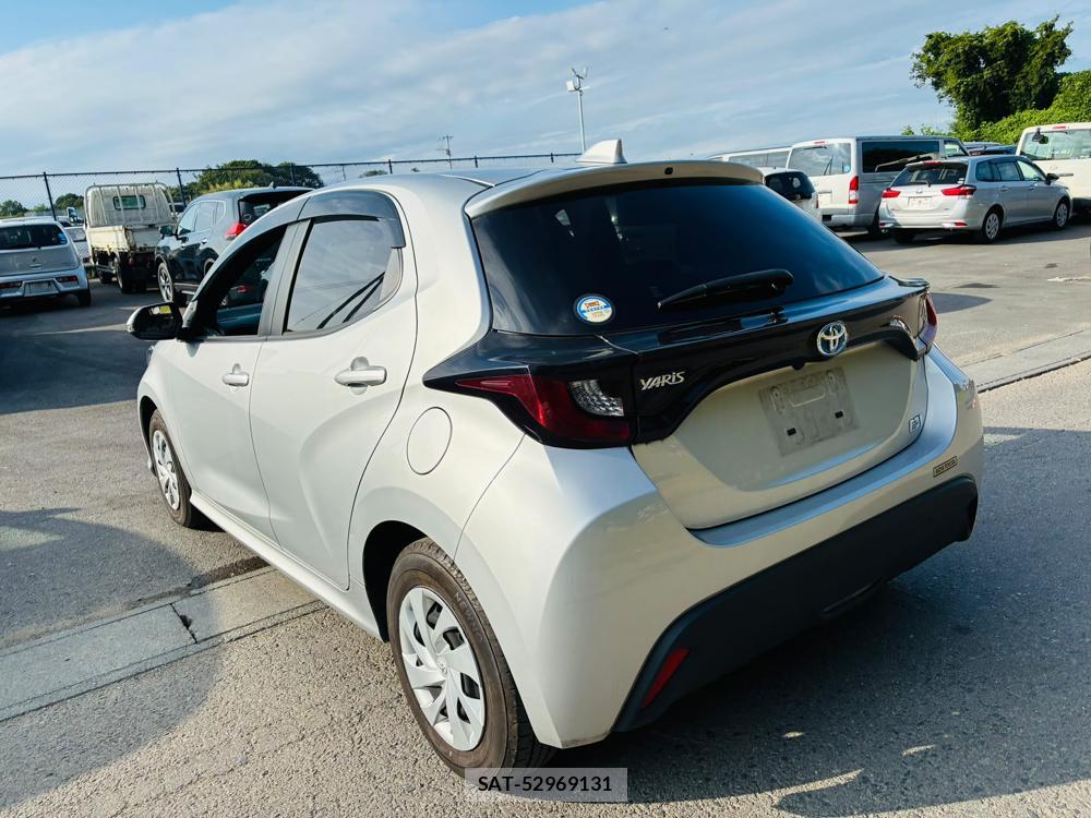 Toyota YARIS 2021-07 8144181-2