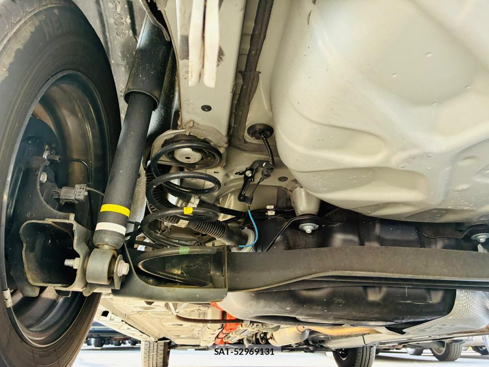 Toyota YARIS 2021-07 8144181-35