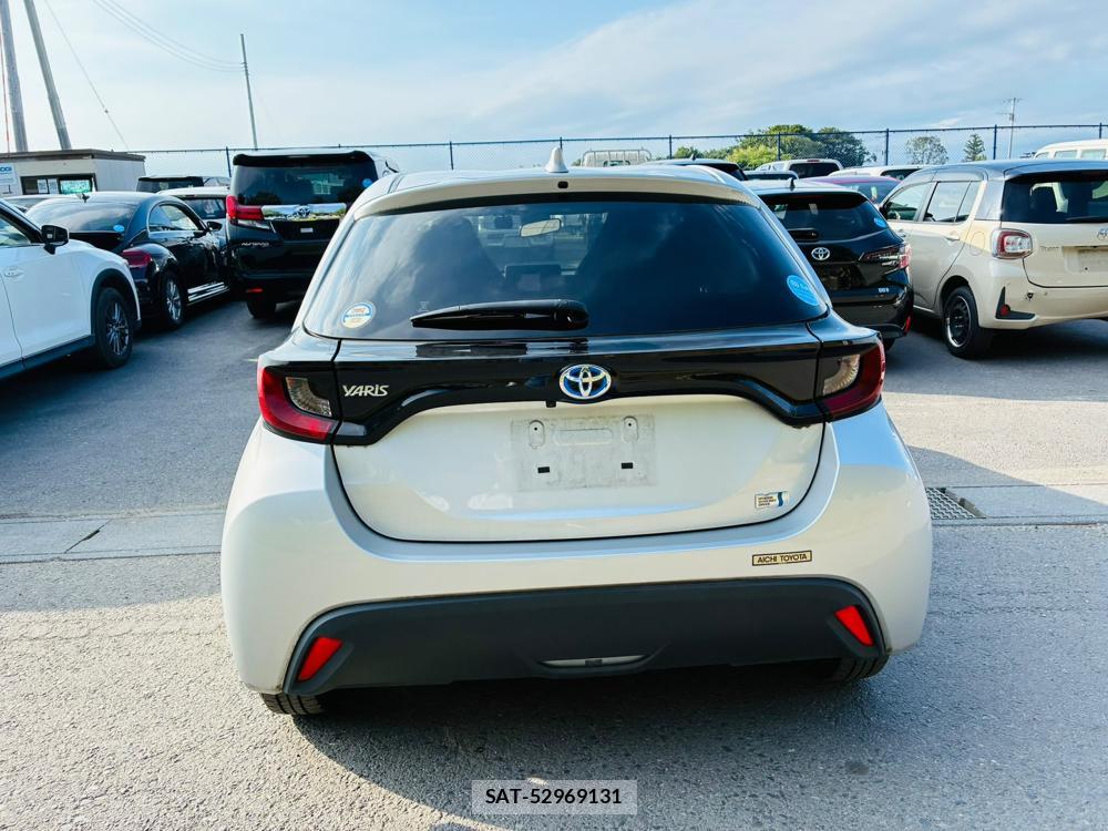 Toyota YARIS 2021-07 8144181-3