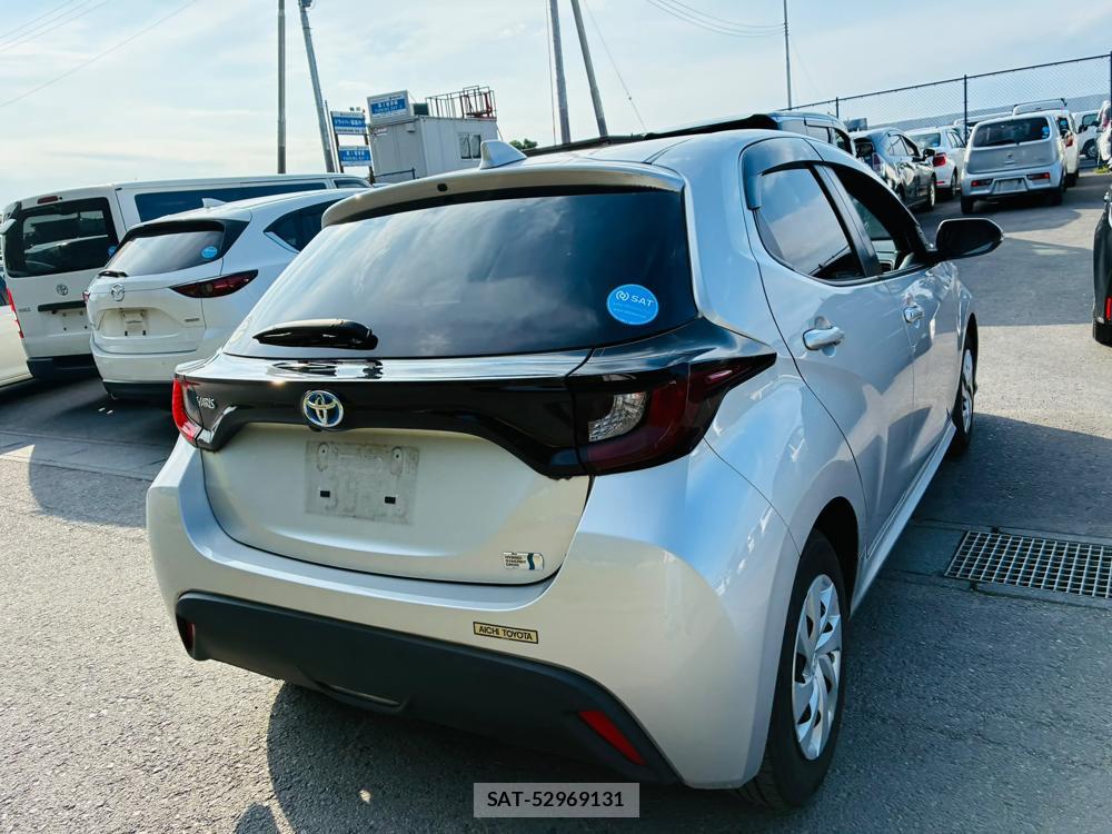 Toyota YARIS 2021-07 8144181-4
