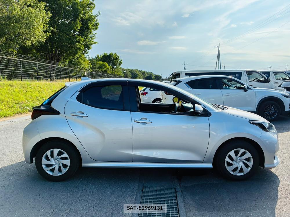 Toyota YARIS 2021-07 8144181-5