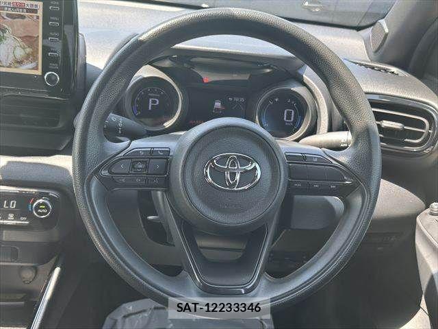 Toyota YARIS 2020-09 8211180-9