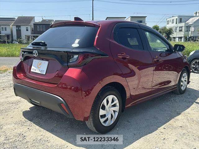 Toyota YARIS 2020-09 8211180-16