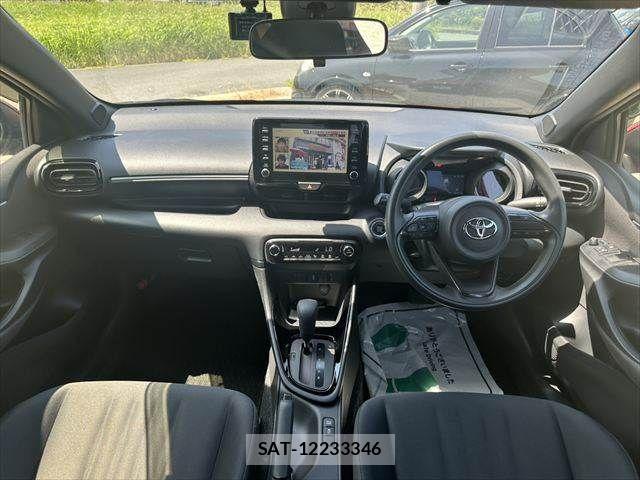 Toyota YARIS 2020-09 8211180-2