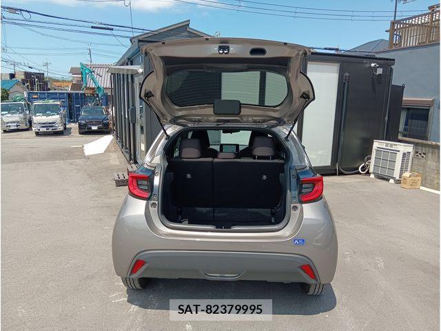 Toyota YARIS 2024-09 8211176-25