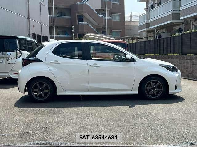 Toyota YARIS 2021-12 8211174-9