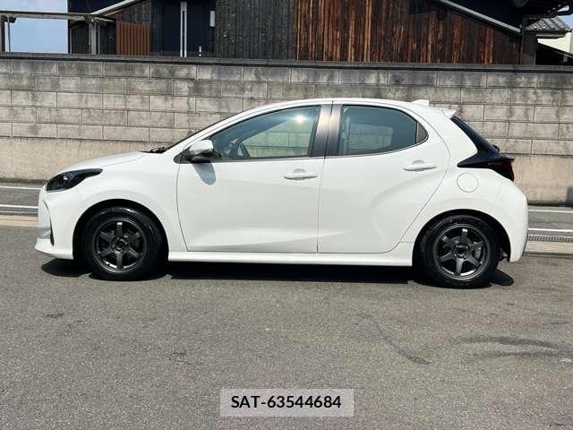 Toyota YARIS 2021-12 8211174-10