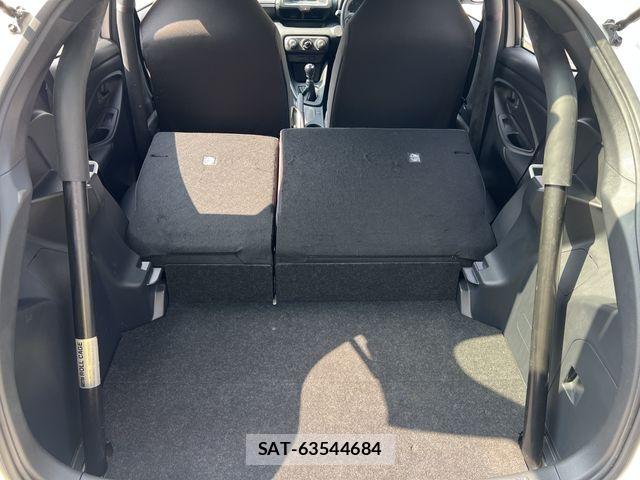 Toyota YARIS 2021-12 8211174-24