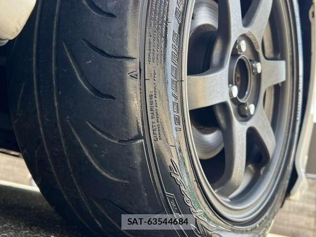 Toyota YARIS 2021-12 8211174-2