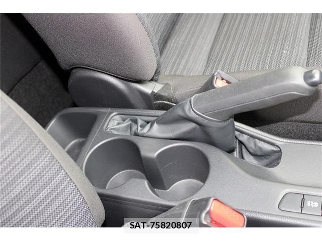Toyota YARIS 2020-07 8232553-12