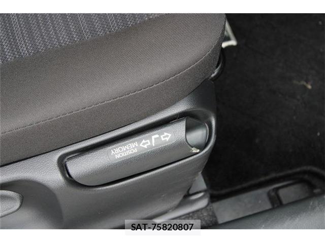 Toyota YARIS 2020-07 8232553-21