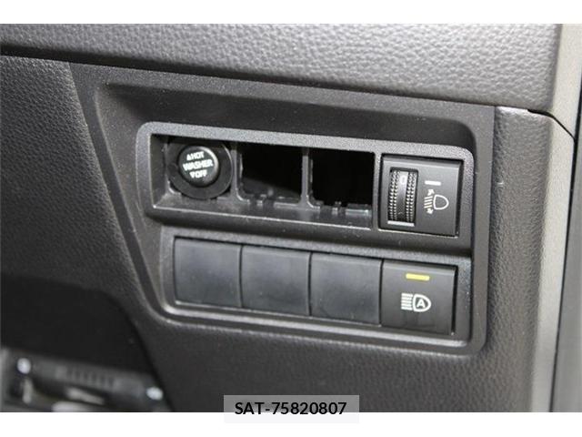 Toyota YARIS 2020-07 8232553-24