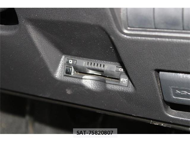 Toyota YARIS 2020-07 8232553-4