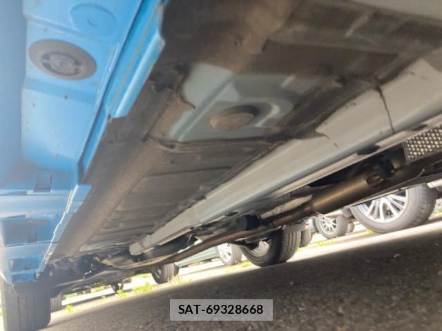 Toyota YARIS 2021-11 8232552-13