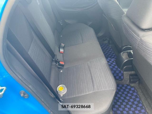 Toyota YARIS 2021-11 8232552-14
