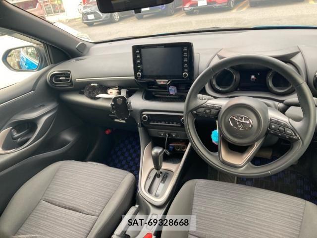 Toyota YARIS 2021-11 8232552-16
