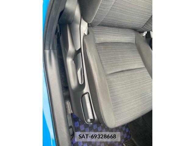 Toyota YARIS 2021-11 8232552-17