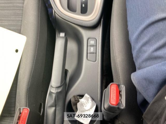 Toyota YARIS 2021-11 8232552-20