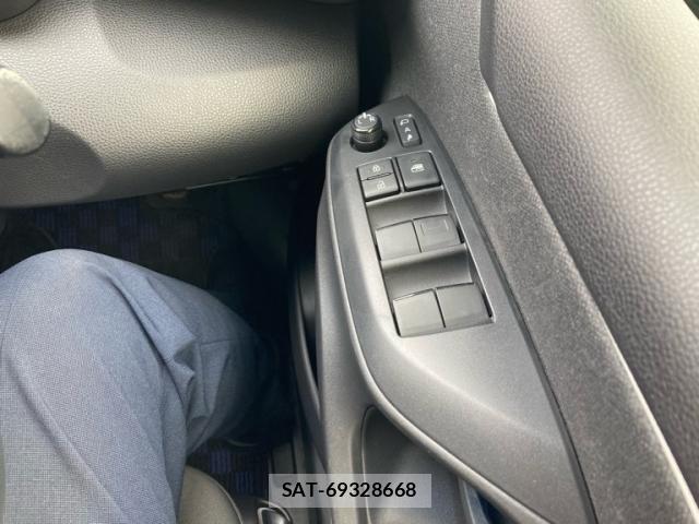 Toyota YARIS 2021-11 8232552-22