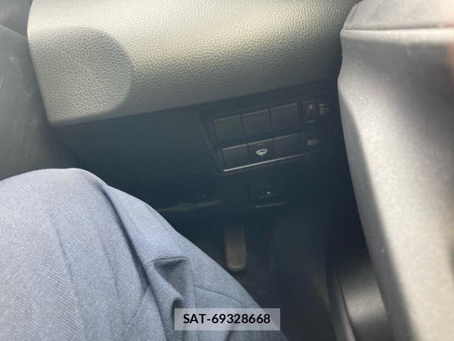 Toyota YARIS 2021-11 8232552-23