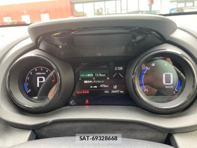 Toyota YARIS 2021-11 8232552-24
