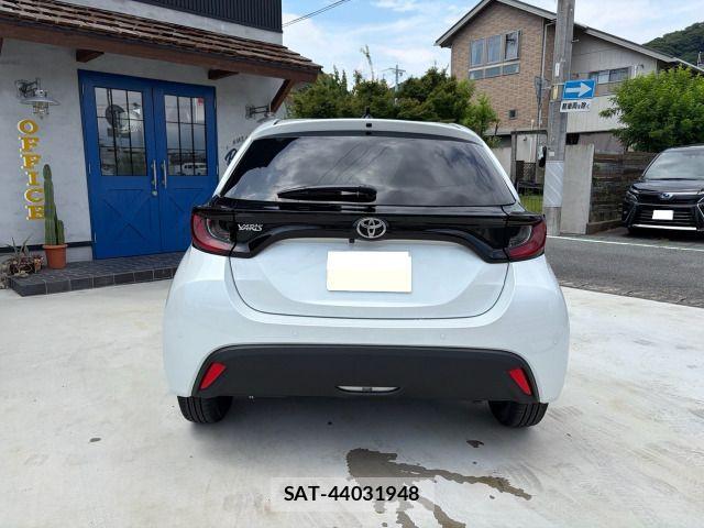 Toyota YARIS 2026-07 8232551-5
