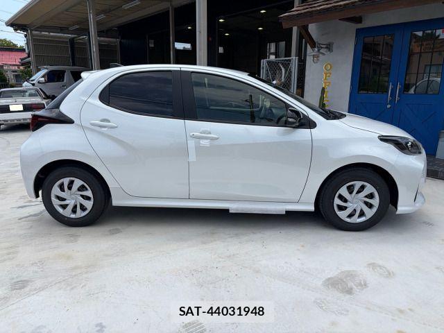 Toyota YARIS 2026-07 8232551-7