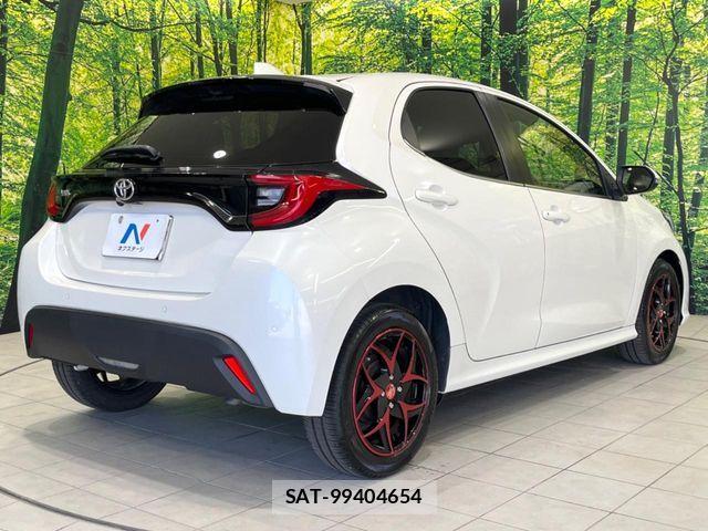 Toyota YARIS 2021-08 8247267-16
