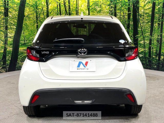 Toyota YARIS 2021-07 8247273-14