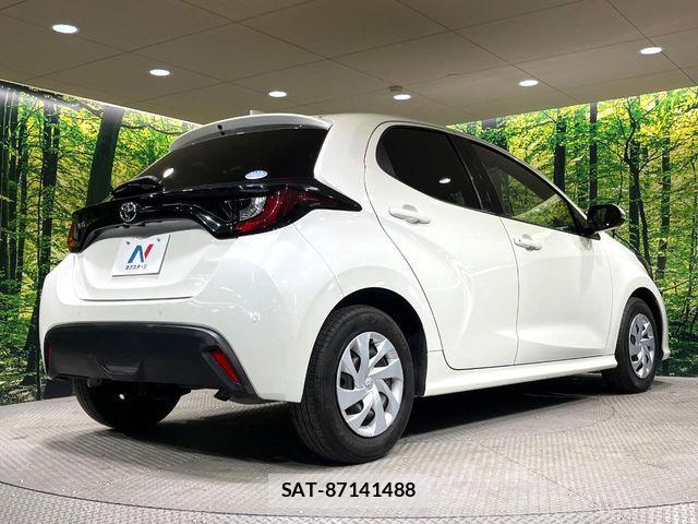 Toyota YARIS 2021-07 8247273-16