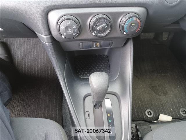Toyota YARIS 2021-07 8247275-9