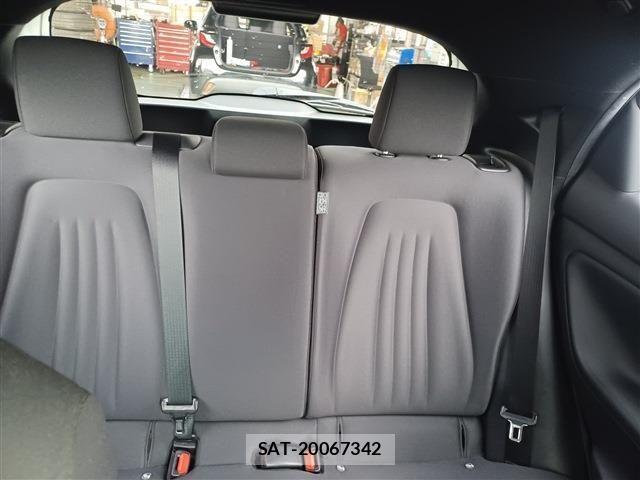 Toyota YARIS 2021-07 8247275-12