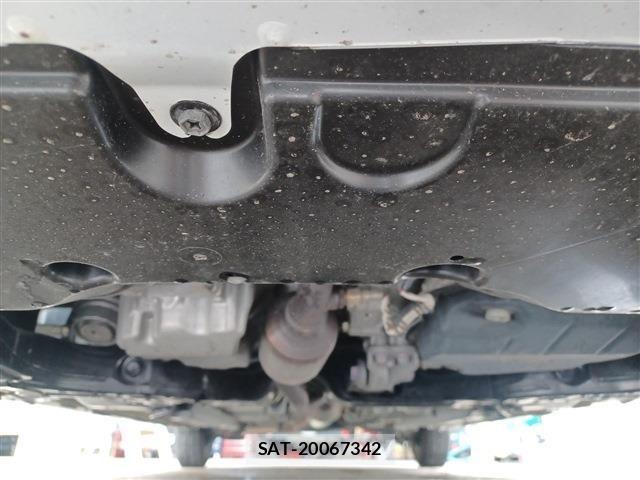 Toyota YARIS 2021-07 8247275-18