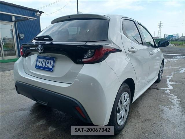 Toyota YARIS 2021-07 8247275-2